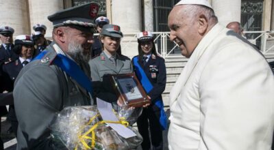 DELEGAZIONI DELLA POLIZIA PROVINCIALE E DELLA POLIZIA MUNICIPALE DI LIVORNO RICEVUTE DAL SANTO PADRE