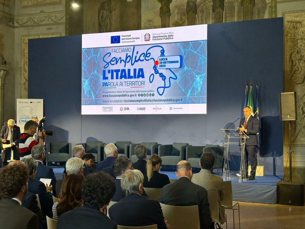 Il Presidente della Provincia di Lucca, Luca Menesini, promuove la semplificazione amministrativa durante l’iniziativa ‘Facciamo Semplice l’Italia’